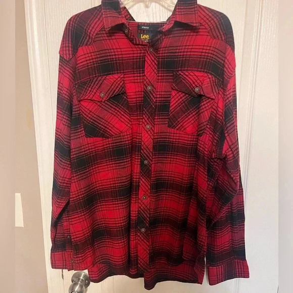 Flannel Long Sleeve Lee Button down - Picture 3 of 8